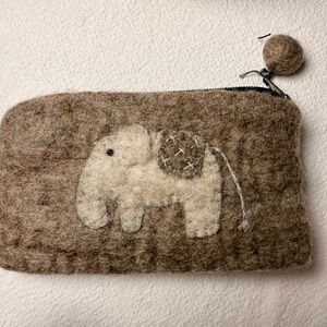 🐘Handmade Wool Felt Elephant Pouch-Zipper Coin Purse
